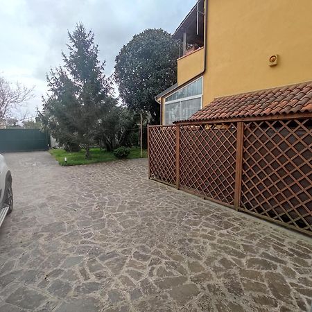Sweethome Appartamento In Villa Privata Varcaturo Exterior foto